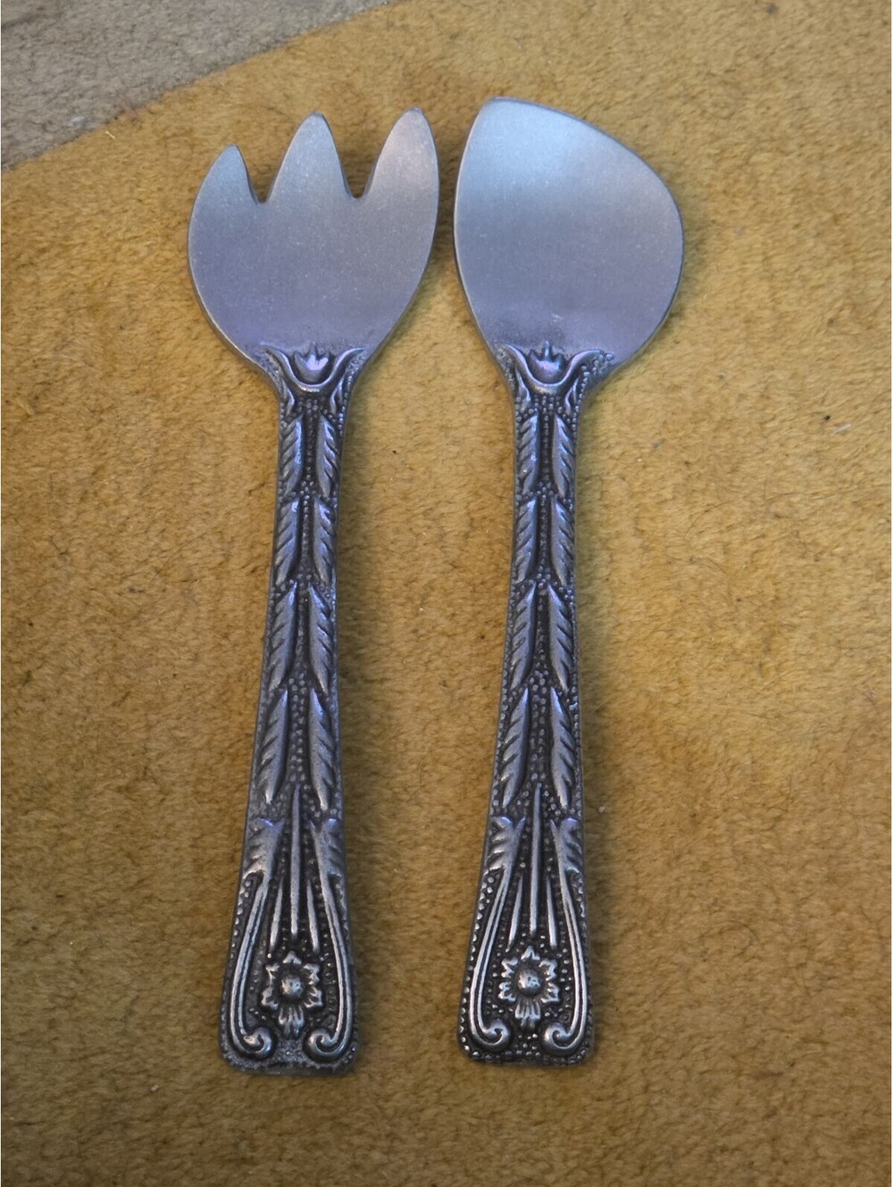 Vintage Wilton Armetale William & Mary Salad Serving Utensils  Spoon & Fork Set
